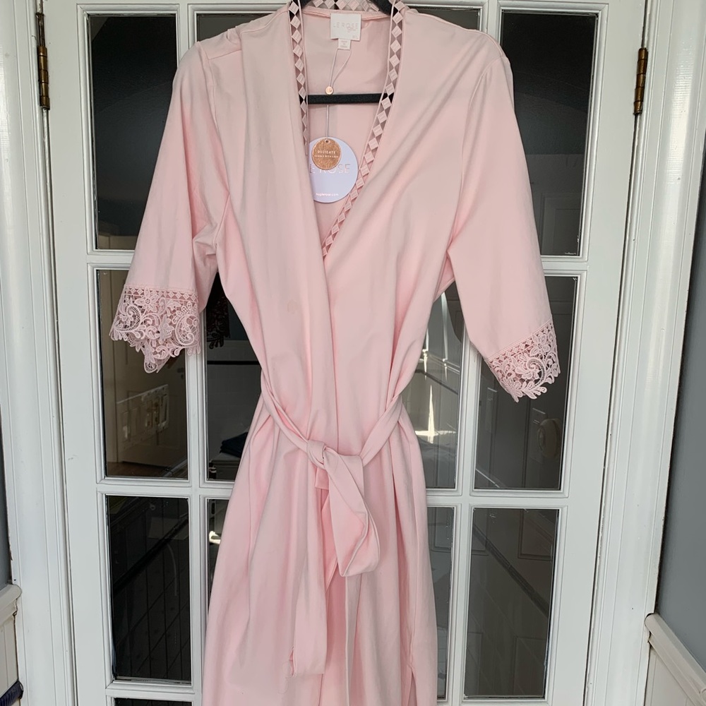 Le Rose robe NWT
